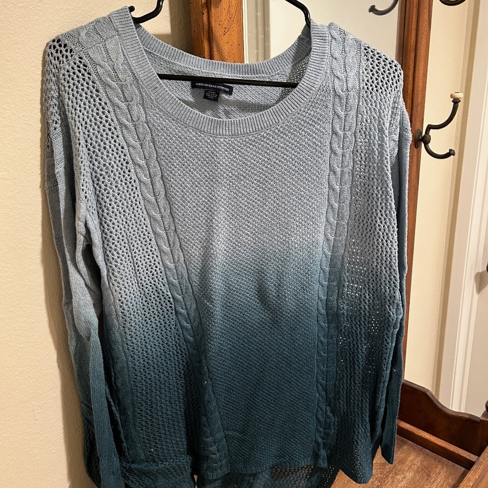 american eagle crewneck sweater small